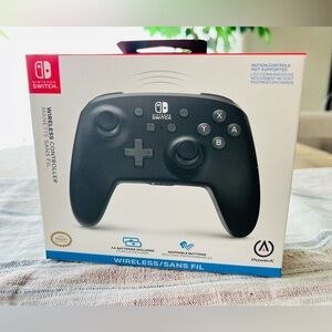 Wireless Controller for Nintendo Switch - Midnight - Nintendo Wireless
